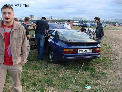 Андрей, приехавший на Порше, поскольку Е21 в ремонте. Ник, к сожалению, не знаю.